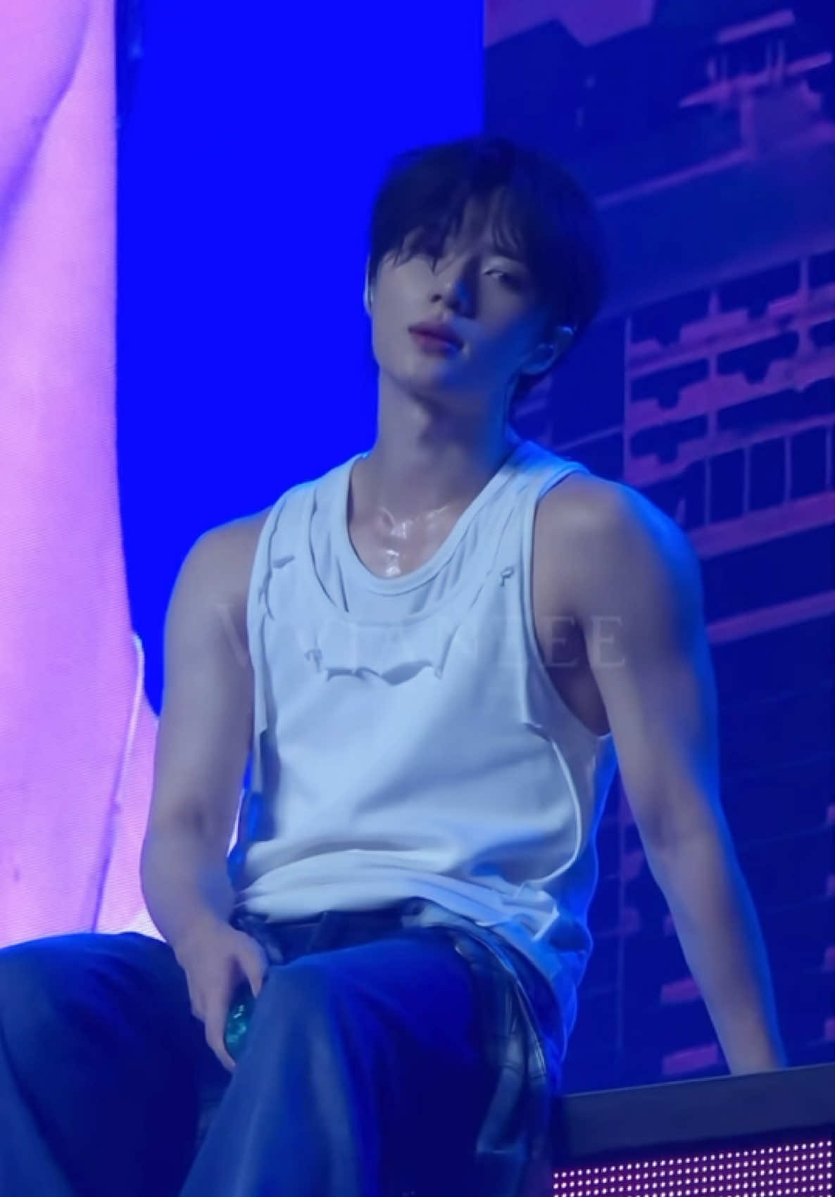 I’ll never forgive Beomgyu for showing up in that tank top with zero warning.  ©️VVIANEEE #beomgyu #txt @TOMORROW X TOGETHER #soobin #huneningkai #yeonjun #taehyun #kpop #kpopfyp #kpopfypシ #fyp #fyppp #fypツ