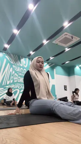 Hatha Yoga✨ #fyppppppppppppppppppppppp #CapCut #fypage #bekasi #tiktokviral #strongwomen #health #olahraga #yoga #hathayoga 