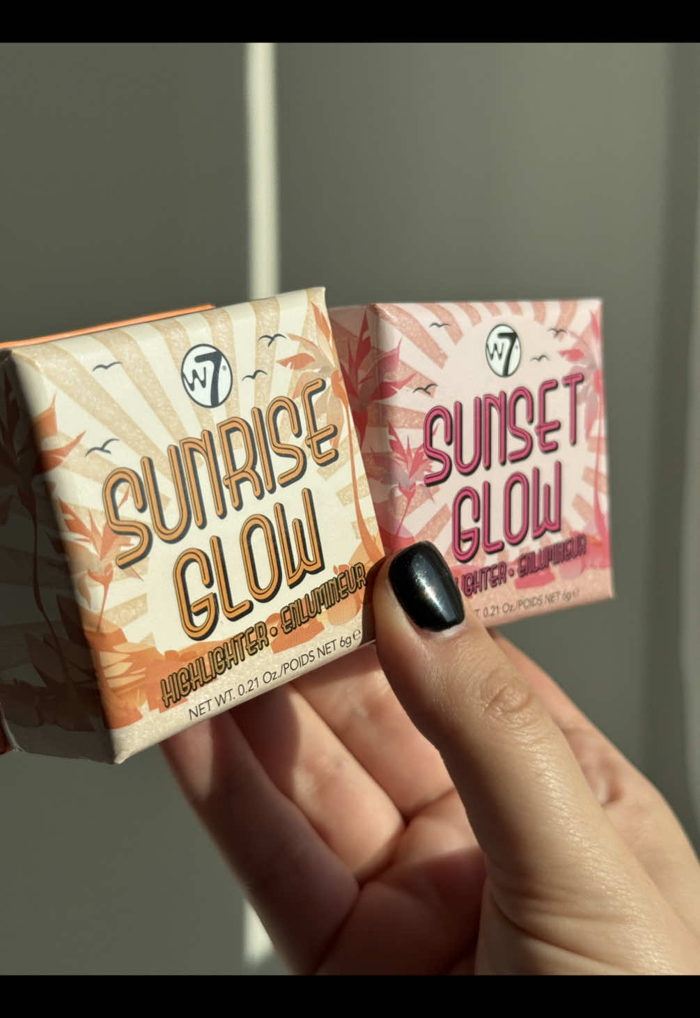 ☀️🌅 Glow from sunrise to sunset! These two babies from W7 — Sunrise Glow & Sunset Glow — are everything you need for that perfect golden hour radiance. ✨ Sunrise Glow gives you that soft golden-peach light, like morning sun on your cheeks. 🌇 Sunset Glow brings that dreamy warm-pink glow, like the sky just before dusk. Affordable ✨ smooth ✨ and sooo glowy 💖 Lightweight formula that melts into your skin and catches the light just right. 💡 Tip: Mix both for the ultimate multi-dimensional glow! #w7glow #sunriseglow #sunsetglow #w7makeup #drugstorehighlighter #glowyskin #goldenhourmakeup #blindinghighlight #affordablemakeup #makeupfinds #beautyonabudget #highlightaddict #softglowlook #sunsetvibes #sunrisemakeup