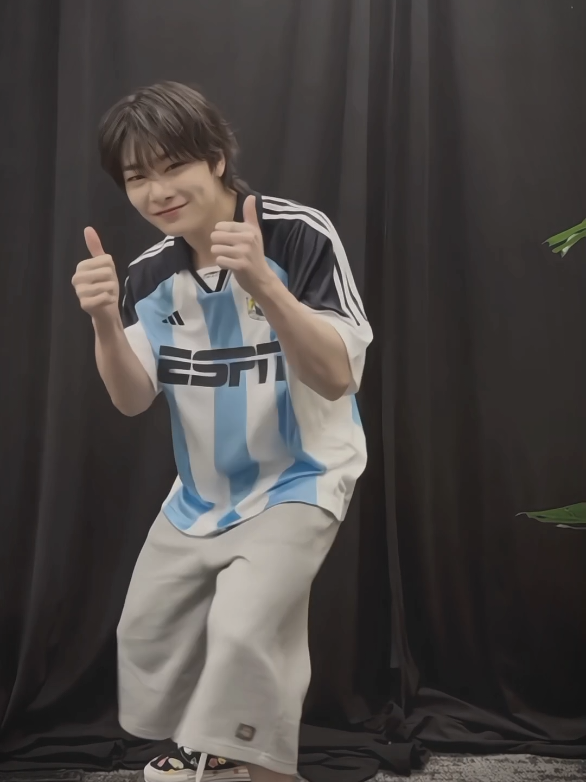 Bundan sonra isteklere başlıyomm||Jeongin dance fancam//#viral #keşfet #viralvideo #fancams 