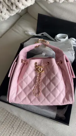 this pink 25 bag is to die for 😭💕💗 🔗 is in my lnkbio! #25bag #pink #pinkbag #designerbags #unboxingvideos #chanel bags#luxury 
