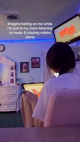 meanwhile you hate me ima stay on roblox. #viral #fypシ #roblox #hating 