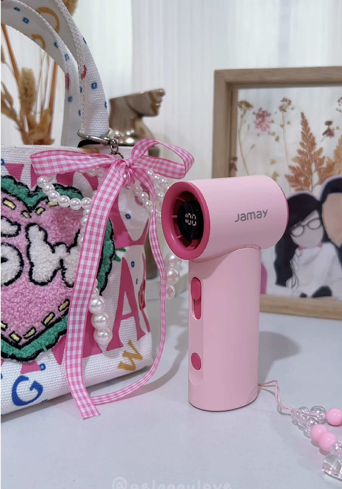 Cutest. Pocket fan. EVER. 💕 #jamayfan #jamayminifan #jamayminipocketfan #fan #minifan #turbofan 