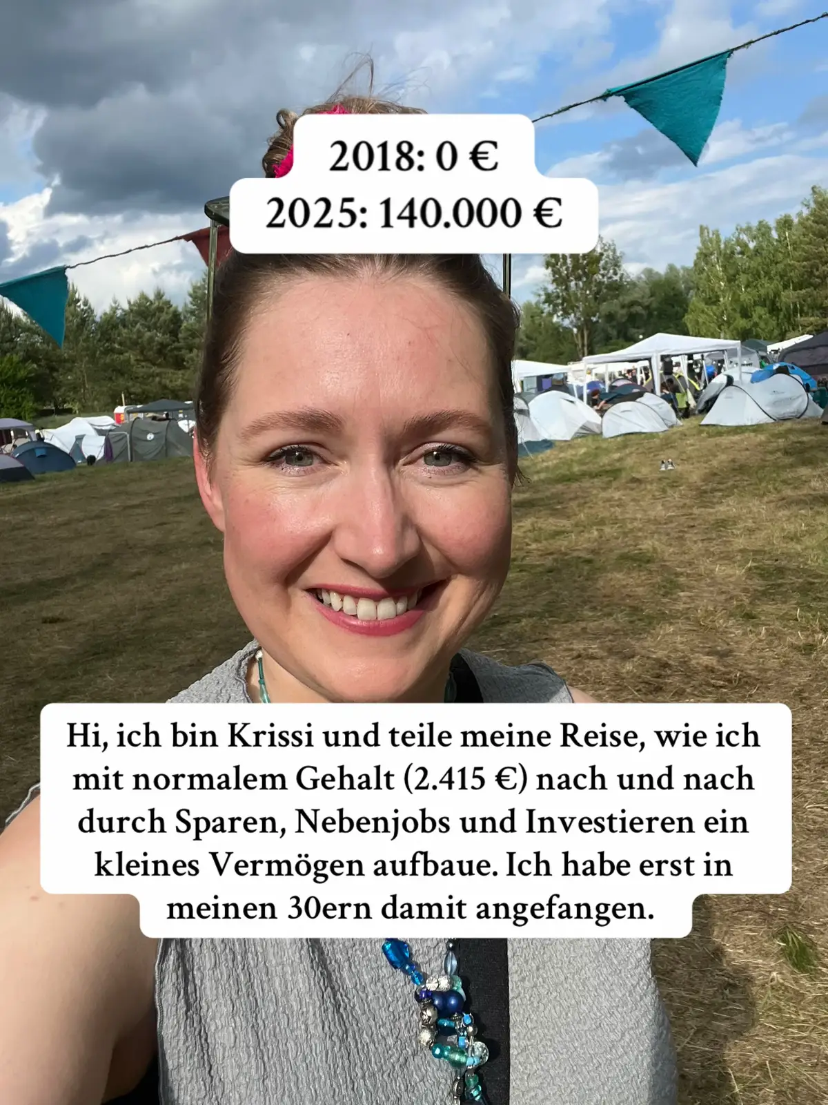 Hi, ich bin Krissi, ich habe innerhalb von sechs Jahren 100.000 € gespart und das bei einem ganz normalen Gehalt. Ich teile hier auf meinem Profil, wie ich das ganz genau mache. Jetzt stehe ich bereits bei 140.000 €. Viele Leute können das immer gar nicht glauben oder denken, dass man dann kein Leben mehr haben könnte. Guck gerne durch mein Profil, dann ergibt sich sicherlich ein runderes Bild, wie genau so etwas möglich ist. Und um das ganze mal vorwegzunehmen, das Geld ist nicht durch irgendwelche Investitionen oder durch irgendein komisches Business entstanden. Ich habe das hauptsächlich durch ganz normale Lohnarbeit geschafft und eben nachhaltige Konsum Entscheidungen. Und ich hab halt die ein oder andere Möglichkeit genutzt aus irgendwelchen Sachen danach Geld zu machen oder hier und da mal einen Nebenjob angenommen. Mir ist bewusst, dass das sicherlich nicht jeder Mensch in das eigene Leben integrieren kann. Ich glaube aber, dass wir viele Menschen etwas dabei ist, dass in das eigene Leben übernommen werden könnte, um einfach nach und nach besser finanziell aufgestellt zu sein. So spreche ich hier zum Beispiel über Themen wie finanzielle Freiheit, langfristiges investieren, mietpreisbremse, Fixkosten gering halten, Lohnerhöhung, Kleinunternehmertum und Underconsumption. Ich teile hier meine Einnahmen und Ausgaben transparent und nachvollziehbar. Da wirst du merken, dass ich manche Monate ein wenig mehr einnehmen werde und dann anderen Monaten dann halt wieder weniger. Es kommt doch mal ganz drauf an, wie viele Nebeneinkünfte ich in den Monaten habe. Und besonders im Sommer, lasse ich es viel ruhiger angehen. Und das ist eben glaube ich auch die Sache, die mich von anderen gegebenenfalls unterscheidet. Mir geht’s nicht darum, möglichst viel Geld zu verdienen und möglichst schnell reich zu werden. Mir geht es darum, nach und nach mehr Freiheit aufzubauen, aber genau diese Freiheit auch schon im Jetzt zu genießen. ##finanzen#finanzenverstehen#sparen#vermögensaufbaufüranfänger##finanziellebildung