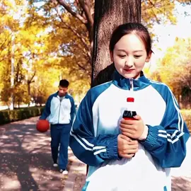 珍惜每一个瞬 间，因为只 需要眨眼 就可以变成回 忆. 