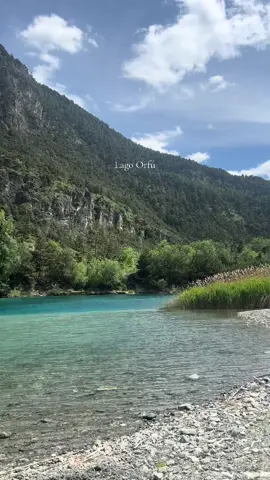 another beutiful day #italy #lake #orfu #mountain #swim #trip #fyp #dogs #travel 