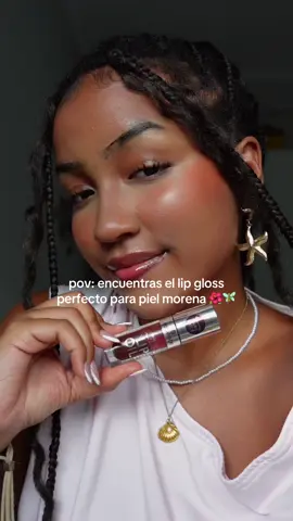 Y cuesta 3 euros en primor, que más se puede pedir? 🥹🥹 #lipgloss #morenamakeup #essencecosmetics 
