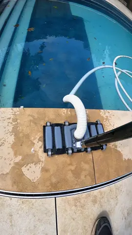 Underwater POV 😍 what do you think? #thep00lguy #hollayaboy #satisfying #oddlysatisfying #underwater 