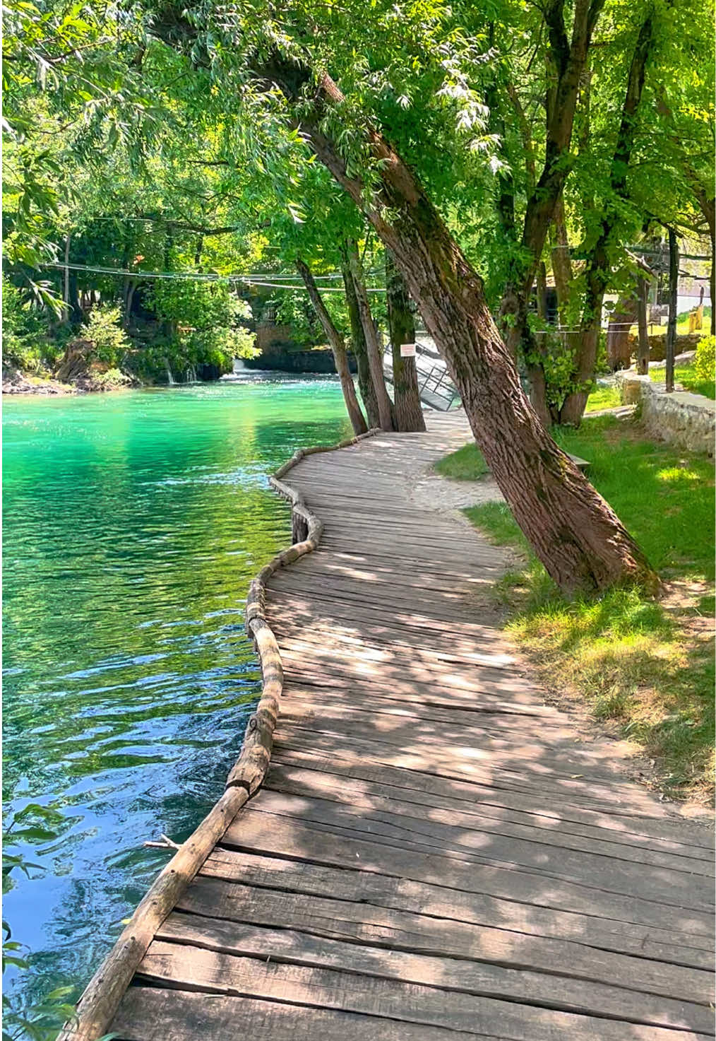 Welcome #bosnia #river #una #bihac #sarajevo #abudhabi #bosniaandherzegovina #bih #viralvideos #fypシ゚ #travel  #nature #البوسنة #سراييفو #السياحة #البحرين #الكويت #دبي #uae #dubai #عُمان #سعوديه # #kuwait  #oman #bahrain 