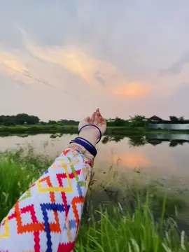 প্রকৃতির সাথে মিশে যেতে পারলে কিছু সময় অসম্ভব সুন্দর হয় ওঠে।😌🕊️🍃#unfrezzmyaccount #fyppppppppppppppppppppppp #viwes #viral #fyp #tiktokbangladesh @For You @TikTok Bangladesh 