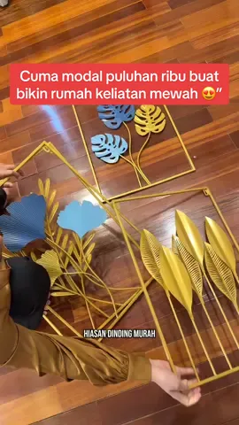 Pengen rumah keliatan estetik tapi ogah keluar duit renov jutaan? Nih solusinya! Hiasan dinding besi, anti lapuk, tinggal tempel, langsung keliatan kayak cafe kekinian ✨” . . #hiasandinding #pajangandinding #hiasandindingaesthetic #hiasandindingmurah #hiasandindingestetik #Guncang66SpesialGajian #cuantanpabatas #WIBGAJIAN #satukontentiaphari #wibgajian #Guncang66 