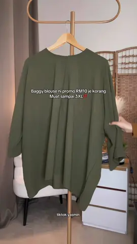 Dah lah harga berbaloi, material pun selesa sangat bila pakai. Antara blouse fav yang selalu ulang2 pakai 🫶🏻🥰 #baggyblouse #blouseplain #blouseironless 