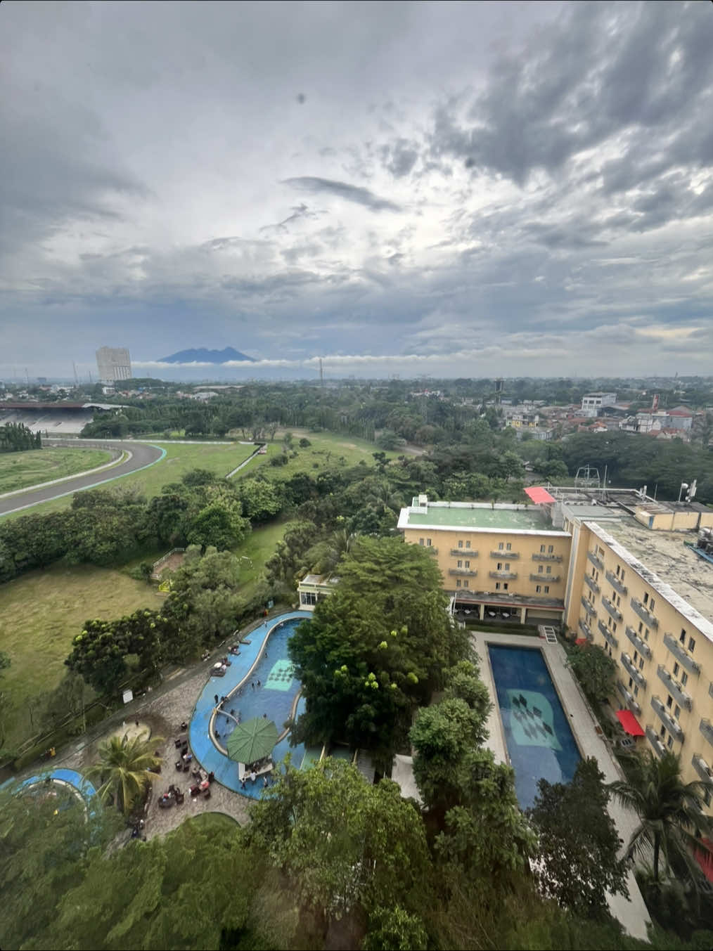 Best view Mt. salak and sentul circuit from room window.  #lorinsentul #sirkuitsentul #sentulinternationalcircuit #sentul #hotel #bogor 