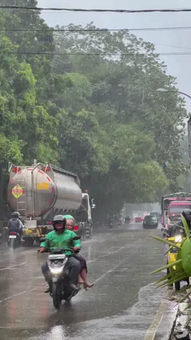 Antara bogor-sukabumi cung yang tadi kehujanan #ciawi #ciawibogor #bogor #bogorhits #bogordailynews #bogorviral #bogordaily 
