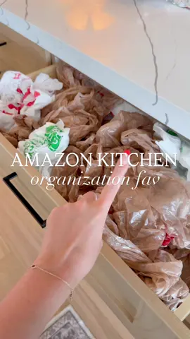 ✨ Follow the link in our bio “AS SEEN IN VIDEOS 2” for the link to this grocery sack holder from Amazon!! It has a simple, sleek design and is self adhesive! 🙌🏻🖤 #amazonhome #amazongadget #thesistershoppers #asmr #amazonkitchen #kitchengadget #kitchenorganization #amazonmusthaves #organizationtips