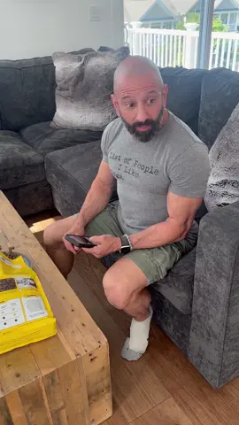 When the dog food looks so good, that even Dad has no self-control and can’t help himself. We switched to @Sundays for Dogs For Dogs because it really is exactly what Magnus needs to stay active and healthy. It’s human grade, vet formulated, and air dried to make sure all of the nutrients are locked in. Sundays has premium protein, whole grains, fruits and vegetables for optimal nutrition, digestion and overall health. Give your dog the chance to try Sundays and watch them fall in love. Get 50% off your first order of Sundays at sundaysfordogs.com/MAGNUS or use my code Magnus at checkout. #dog #labrador #dogfood #doglover #sundayspartner