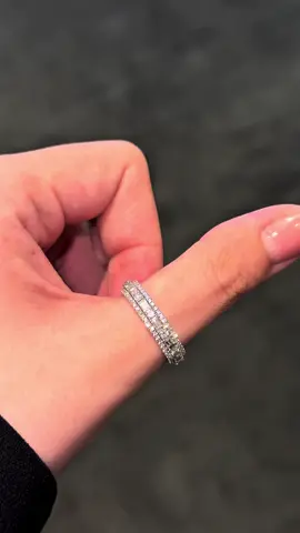 Baguette ring  18K 3x - 7x  #ring #yllia #finejewelry #jewelry  #moissanite #diamond 
