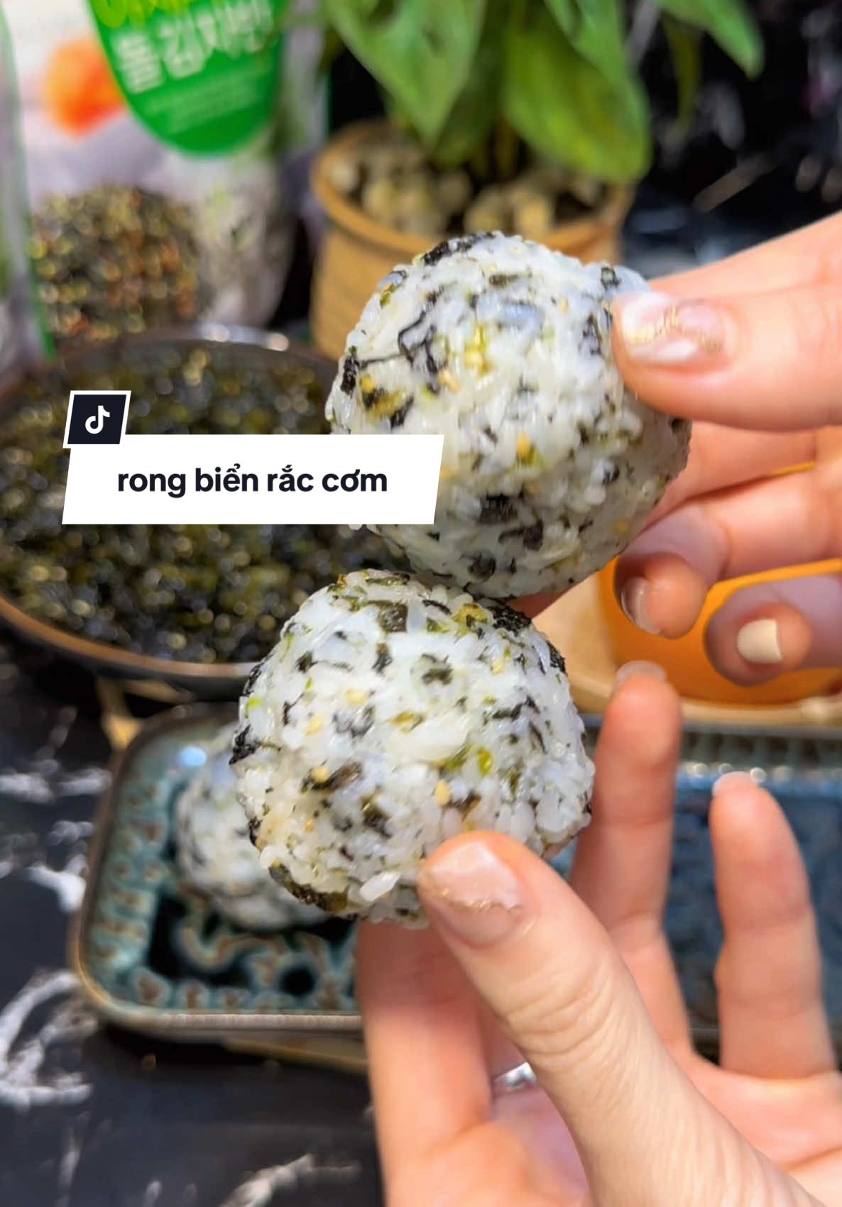 Rong biển rắc, trộn cơm dễ làm. món ngon cho mấy bạn nhỏ dễ ăn #ancungtiktok #food #duyenoioi #anvat #reviewfood #rongbien #rongbienraccom #rongbienhanquoc 