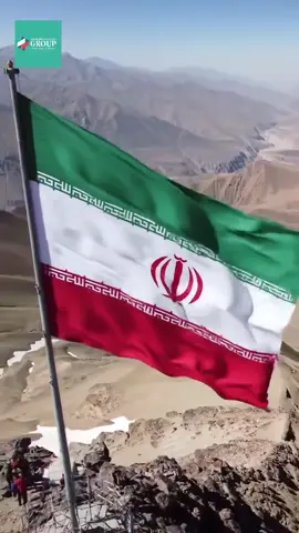 تقدیم به مردم ایران عزیزم... در این شبانِ تیره که آتش ز دامن است، ایرانِ ما، شکسته ز طوفانِ دشمن است. از هر طرف، زِ آسمـان و زمین شرر، بر سفره‌ها فقط غم و خون، نانِ خُرمن است. دل‌ها پر از تپش شده از بوی جنگ و مرگ، هر خانه، هر خیابـانِ ما، خط مقدم است. اسرائیل، زخم‌پاشِ شبِ کودکان ماست، اما امید، در دل این خاکِ روشن است. سایه‌نشین ز درد شدیم ای وطن! ولی خورشیدِ ما، پس از سحر، بر تو روشن است. ایران! تو زنده‌ای، که هزاران بهار تو با خاک و خون به پاست، نه با حرفِ دشمن است. ما ریشه‌ایم در دل تاریخِ ایستادگی، هرچند بادِ حادثه بی‌وقفه در چمن است. باشد که با دعای دل مادرانِ پاک فردا به کام مردم ایران، گُل‌زَدن است. من.ستوده #ایران #جنگ #وطن
