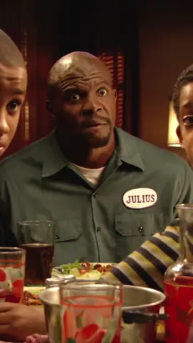 don't bring gossip to the dining table ☝️🤭 #EverybodyHatesChris #TerryCrews #ImaniHakim #TichinaArnold #TylerJamesWilliams