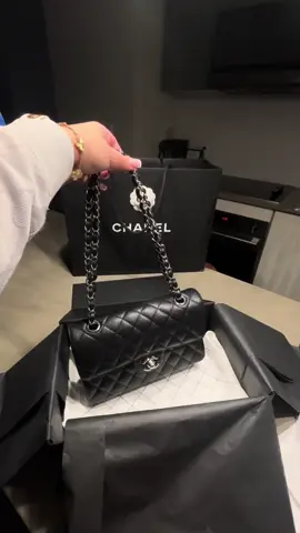 Lil missss double flap 🥹#chanelunboxing #dreambag #thankyoupapa 