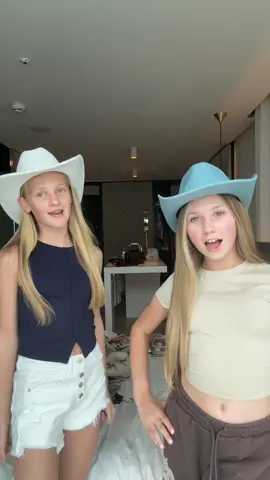2 Diva’s ready for Queen Beyonce 🐝 #viral #zyxbca #fypシ゚ #teamworkmakesthedreamwork #teamwork #fyp #influencer #june #cowboy #cowboycarter #beyonce #divas 
