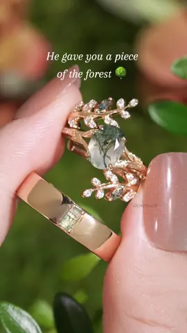 🌿Love in every leaf #gemsmagic #leafring #natureinspired #weddingring #engagementring #couplering #couple #fyp #gemstonering #mossagate 