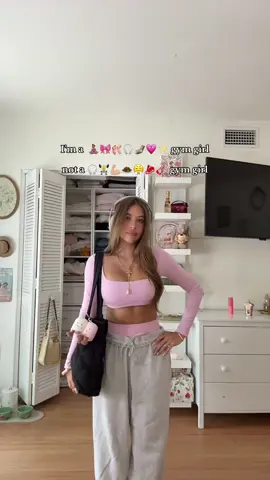 today’s gym fit ☺️ (also I’m literally both of those LOL) #gymoutfit #gymfit #pinkset #2pieceset #workoutset #pinkgym #cuteset #tiktokshopping 