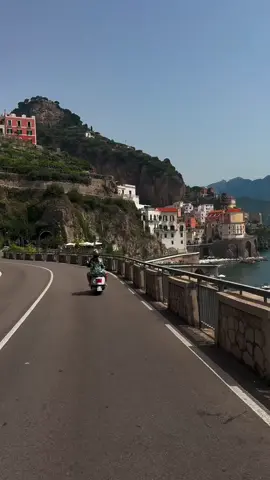 📍 AMALFI COAST 💚🤍❤️  #italy #amalficoast #foryou  #foryoupage❤️❤️ #treanding #travelitaly #treanding #explore #videoviral 