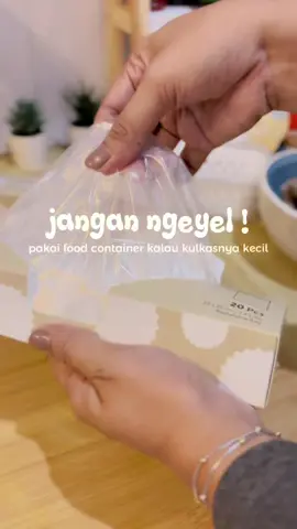 Membalas @RafiKhaira Salman gak ada cerita sayuran cepet busuk , apalagi bikin kulkas sempit kalau pake plastik ziplock gini #plastikziplock #plastikmakanan #wadahsayur 