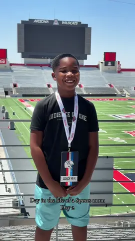 We got to tour U of A’s football facility before heading back home, it was such an amazing experience! #sportsmom #footballmom #ditl #ditlofafootballmom #sportsmomvlog #collegetour #collegefootballtour #footballtiktok 
