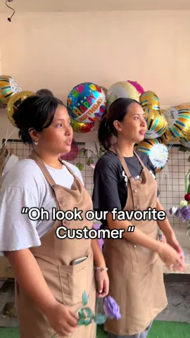 Look 👀 our favorite customer ✨🫡🌸. #customerservice #customerbelike #flowershop #business #contentideas #marketingideas #flowerstore #videomarketing 