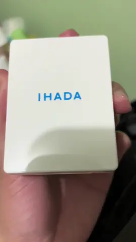 Shiseido IHADA Face Protect Powder - SPF 40!! Designed for daily use, especially for sensitive skin. 😍 medyo bulky lang pero effective sa pagcontrol ng excess oil and blur ng pores! 💯 #Shiseido #facepowder #japanfinds #beautyph #makeupph 