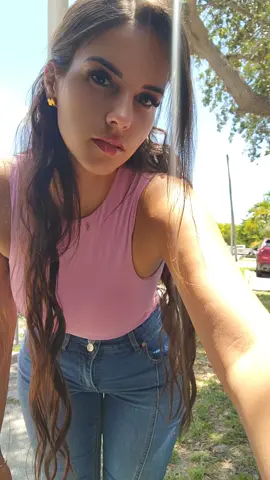 La cara que puso 🫠 #cubana #la #cara #que #puso #reparto #palo #fypシ #fyp #tiktok #f #y #p #pink #mujer #cubanosporelmundo #fyppppppppppppppppppppppp 