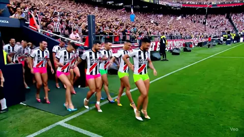 Time do São Paulo entrando em campo 💥🔥😂😂 #futebol #saopaulofc #meme #ia #veo3 