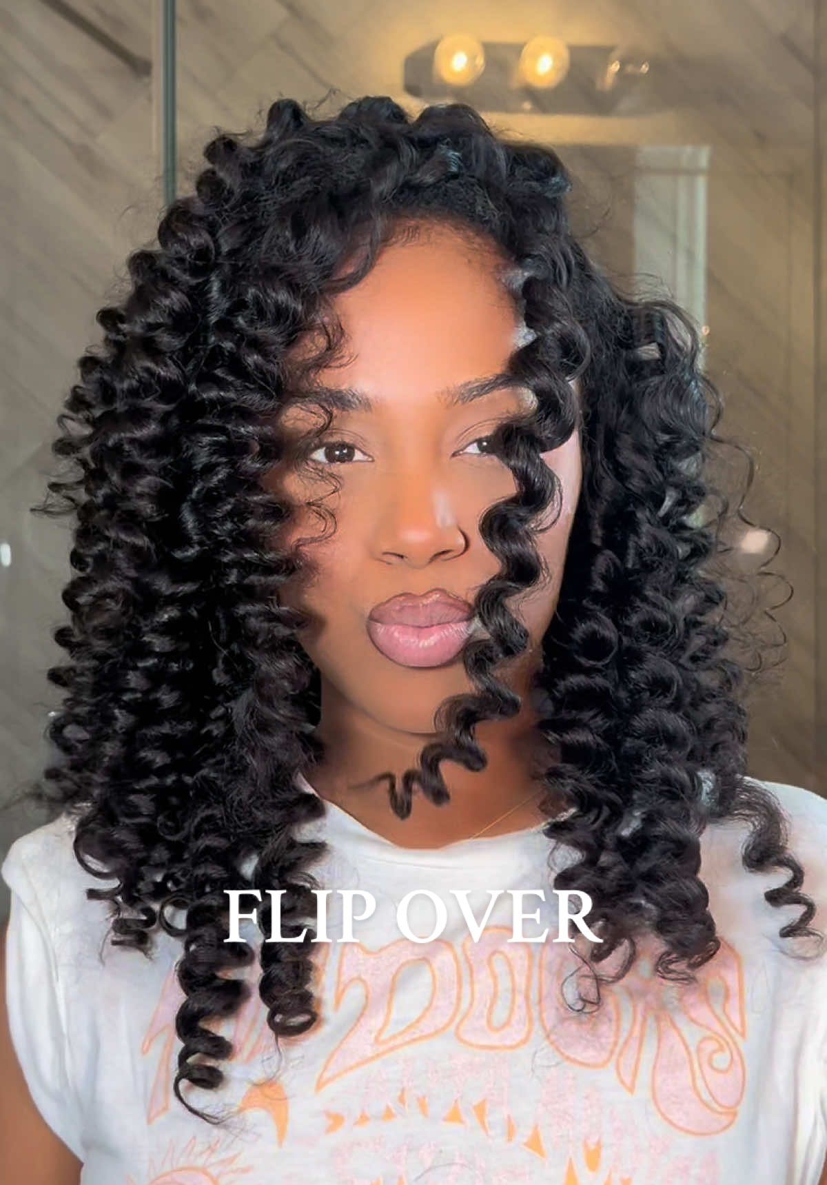 Y’all already know my opinion on what’s THEE summer wig☺️ @VSHOW HAIR @VSHOW HAIR Shop  #halfwig #flipoverquickweave #fyp #wiginfluencer #wigtutorial #summerstyles 
