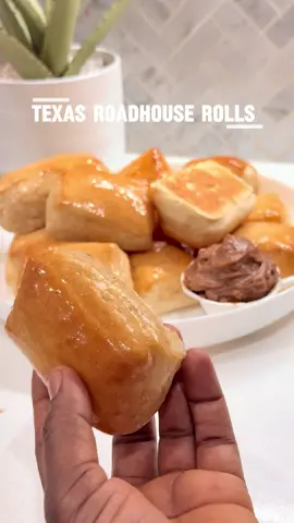 TEXAS ROADHOUSE  ROLLS WITH CINNAMON  BUTTER ✅ Dough Ingredients  • 1 cup warm milk (250ml)  • 1 large egg  • 3 tablespoons sugar (38 g) — or use honey as an alternative  • 1/2 tbsp instant yeast   • 3 & 1/4 cups all-purpose flour (408g)  • ½ teaspoon salt (3 g)  • 3 tablespoons unsalted butter (45 g) ✅ Cinnamon Butter Filling  • ⅓ cup softened butter (80 g)  • 2 tablespoons powdered sugar (14 g)  • ¾ teaspoon ground cinnamon (2 g)  • 1 tablespoon honey (15 ml) Give a 👍🏽 or ❤️ for more anazing recipe .  To shop my new cookbook (flour power) recipe link on profile .  Watch all images for perfect result .