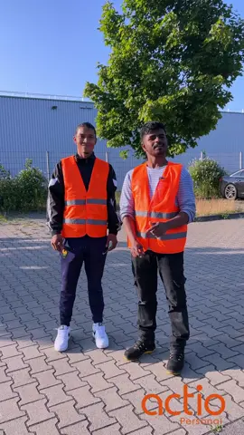Suchst du einen Job in Deutschland? 🔍 🫵 Dann ruf uns einfach an: 0511 67 66 956 51 oder schick deine Bewerbung an: bewerbung@actio-personal.de #hannover #zeitarbeit #job #personal #kommissionierer #kommissionierung #bewerbung #jobsuche #actio #zeitfirma #staplerfahrer #pracaniemcy #praca 
