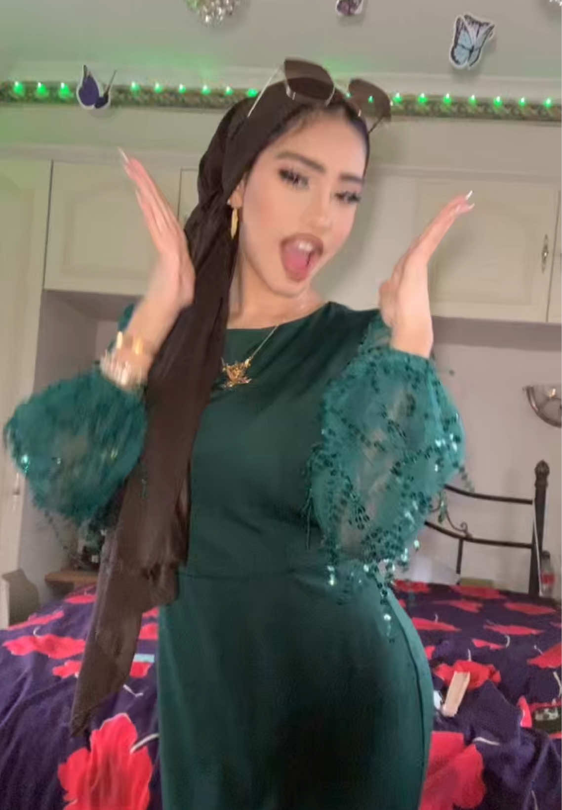 LOL #fyp #hijabi #eidmubarak #ootdhijab #creatorsearchinsights 