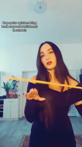 The good old Hungarian CP called körmös, applied with a cane or ruler! I wonder how students would behave if we allowed CP in schools. Strongly considering drafting that Green Paper! 👩🏻‍⚖️  #tiktoklive #livehighlights #fyp #mistress #discipline 