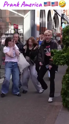 Prank America 🇺🇸🇺🇸🤣#prank #bushmanprank #usa_tiktok🇺🇸 #funny #fyp #prankvideo #viral 