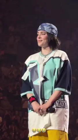 BILLIE STAWP. #billieeilishedits #billieeilish #spain #barcelona #tour cr ihatecarminah