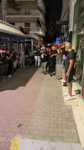Και εδώ βλέπουμε μια  εξελιγμένη version του φίλου μας @Geo_kov στην βάση του CHEVAL ALL DAY CAFE σας περιμένουμε να τον γνωρίσετε από κοντά και να σας φτιάξει τον Ναργιλέ σας  #chevalalldaybar #funny #shisha #fyp #funn #coffee #coffeetiktok #viral_video #mpesfypgamw #foryoupage❤️❤️ #greece #foruyou 