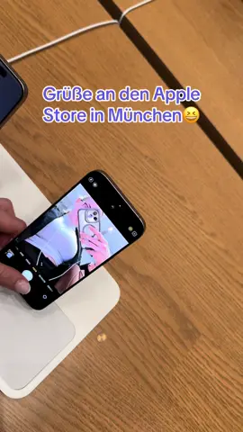 Viel Spaß beim suchen nach dem Handy😃