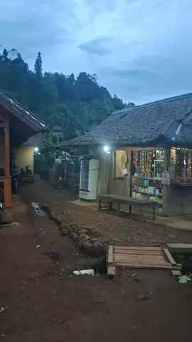 Suasana warkop bernuansa tahun 80/90 han, mari bernostalgia baraya #warkopjadul #viral #kampung #pedesaan 