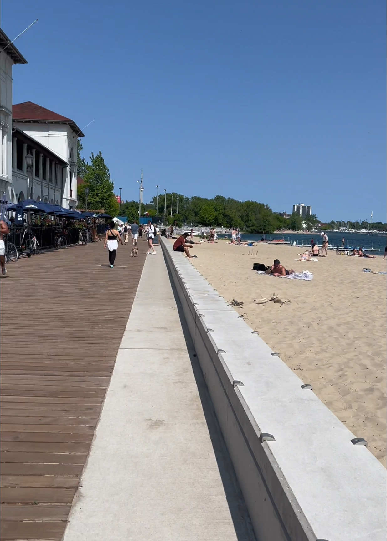 Sunnyside Beach #chanchisadventures #ontariotravels #ontarioparks #ontariobeaches #sunnyside #sunnysidebeach #sunnysidepark #sunnysidepavillion #fyp #foryou #foryoupage #toronto #ontario #🇨🇦 