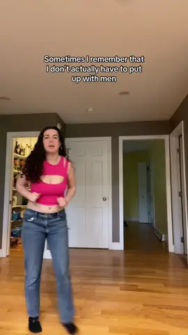 And that’s on being bisexual… @Sabrina Carpenter #sabrinacarpenter #manchild #singingchallenge #handstandchallenge 