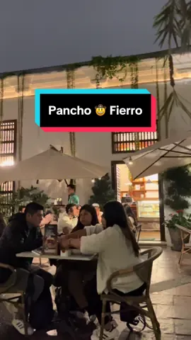 Acompáñame a Pancho Fierro 🤠  📍Jirón de la Unión 1066 - Centro de Lima Precios 💰  Club Sándwich: S/ 31  Croissant 🥐  con jamón y queso: S/15.00 Alitas Acevichadas: S/26.00 Alitas Teriyaqui (6 Un.): S/26.00 Urubamba: S/14.00 Muffin de pecanas: S/8.00 Pie de limón: S/12.00 Chilcanos: S/25.00 💚Ambiente: 10/10 💙Atención: 10/10 💛Alimentos: 9/10 #paratii #cafeteria #viralvideos #fypシ゚ #panchofierro #centrodelima 