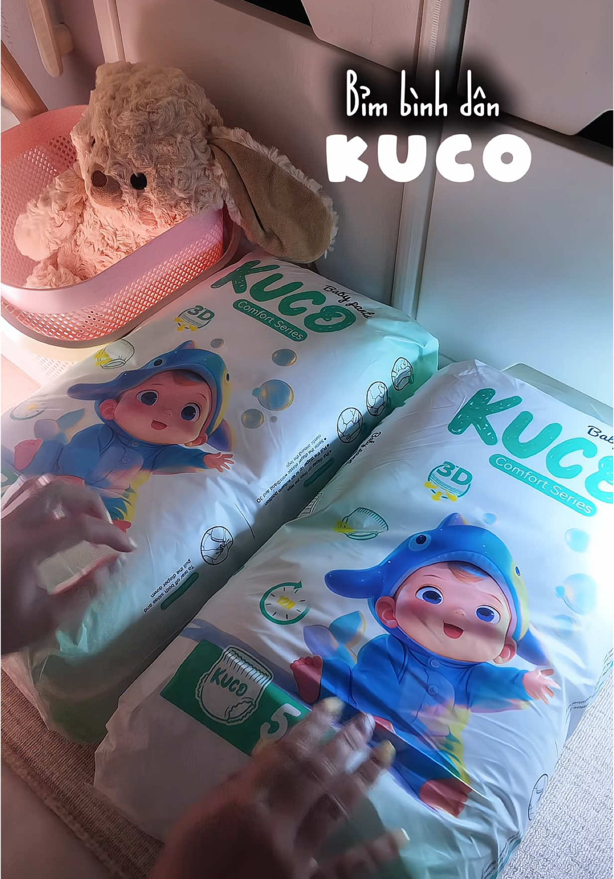 Là bỉm Trung nhưng ch.ất lượn.g theo tuôi dùnh thấy rấ.t oki luôn nhoa #nhàcóhaiebé #embenivaken #bimquankuco #kuco #taquankuco #bimkuco #bimchobe #teenmom #mevabe #fyp #xuhuong 