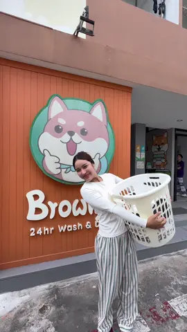 ไปไหนก็เปลี่ยนเสื้อผ้าบนรถ คิดว่าตู้เสื้อผ้า ต้องหาที่ซักผ้าด่วนก็มาที่ Browny เลยจ้ะ #ร้านสะดวกซักBrowny #รักใครให้ซักผ้า #แฟรนไชส์ร้านสะดวกซัก #แฟรนไชส์น่าลงทุน #ซักอบจบที่Browny